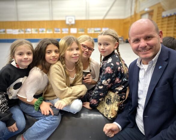 Vålerhallen 2023 11 22 info møte Reidar Kaabbel og kommende elever foto E Un